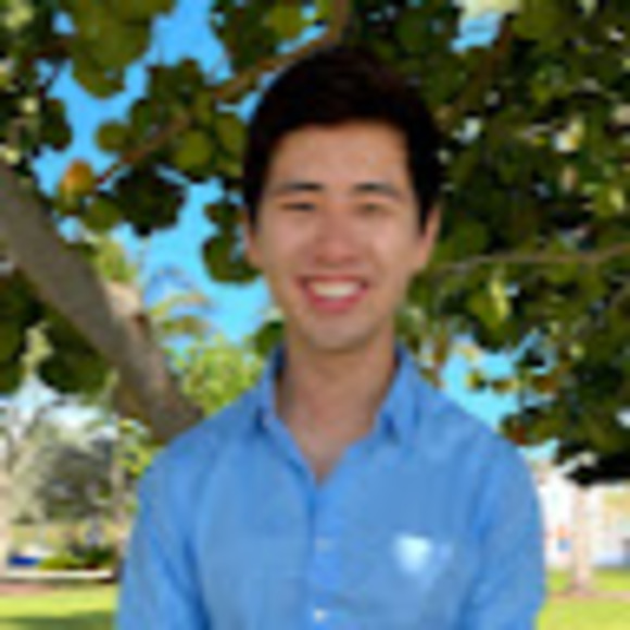 Profile Picture of Daniel Su (@danielsuhang) on Poshmark