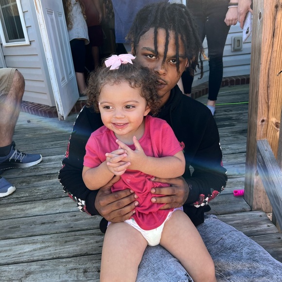 Profile Picture of Sencere Mccullouch (@sencerem) on Poshmark