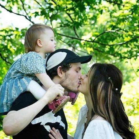 Profile Picture of Jessica Holt (@jessicaholt809) on Poshmark