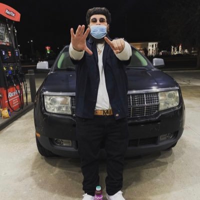 Profile Picture of Lito 💰 (@MonclerLito) on Twitter