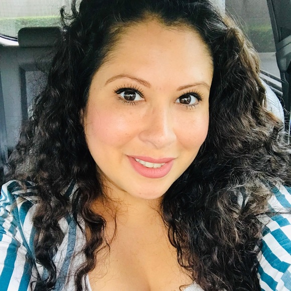 Profile Picture of Vanessa Berber (@berberv81) on Poshmark