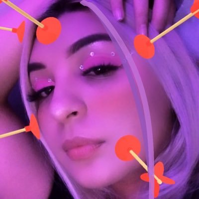 Profile Picture of Molly.lara (@mollyvlara) on Twitter