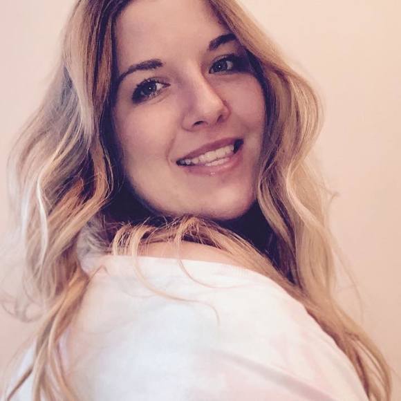 Profile Picture of Jess Dracatos (@jessdracatos) on Poshmark