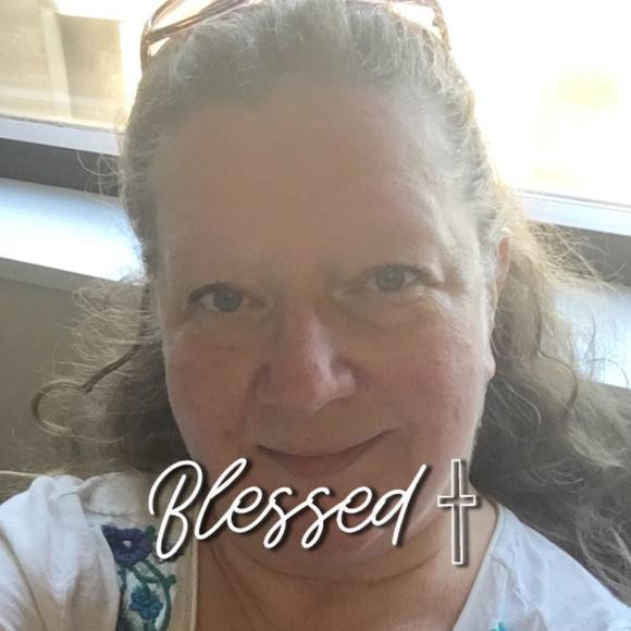 Profile Picture of Susan Longwith (@susanlongwith) on Poshmark