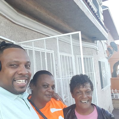 Lora Brock - Twitter Profile Picture of Lora Brock (@LoraBrock19) on Twitter