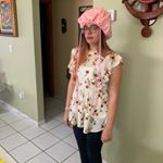 Profile Picture of Elaine Nieves (@spring_snowflake_sun) on Instagram