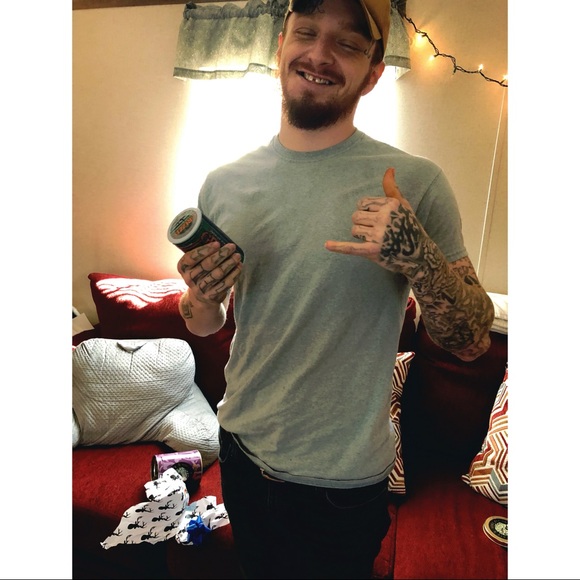 Profile Picture of Kamron Boshart (@k_gator16) on Poshmark