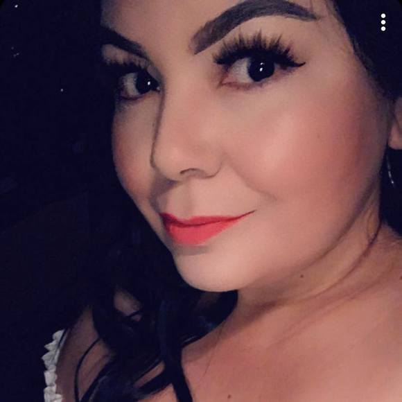 Profile Picture of Sandra Espinoza (@sandraespinozag) on Poshmark