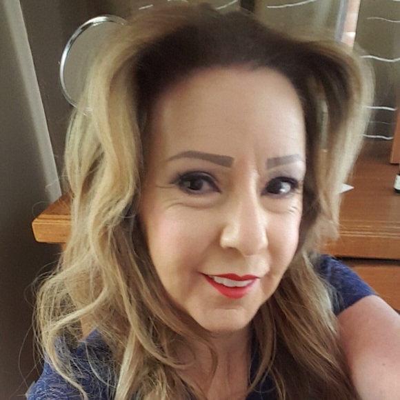 Profile Picture of Lorraine Serrano (@lorraine237) on Poshmark