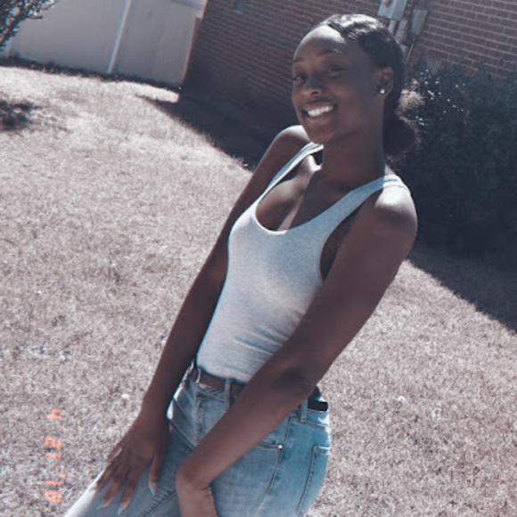 Profile Picture of Jasmine Pratt (@jasminepratt928) on Poshmark