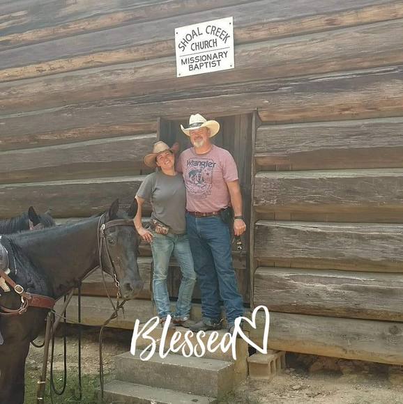 Profile Picture of April Brothers (@cowgirlup1707) on Poshmark