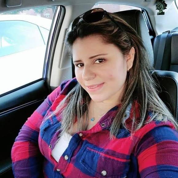 Bëâtrįz Lãrïń - Poshmark Profile Picture of Bëâtrįz Lãrïń (@beatriz962) on Poshmark