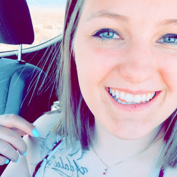 Profile Picture of Jordyn Paulick (@sk8rjo) on Poshmark