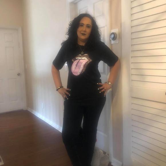 Profile Picture of Shulamit Berkovich (@shulamit0305) on Poshmark