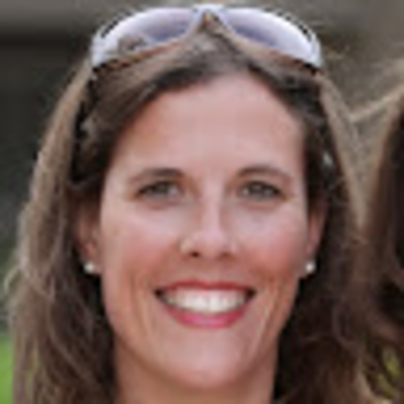 Profile Picture of Jackie Huisman (@jackiehuisman) on Poshmark