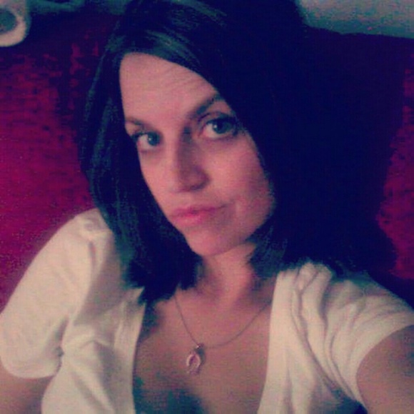 Profile Picture of Stacey Hobbs (@missstacey1983) on Poshmark