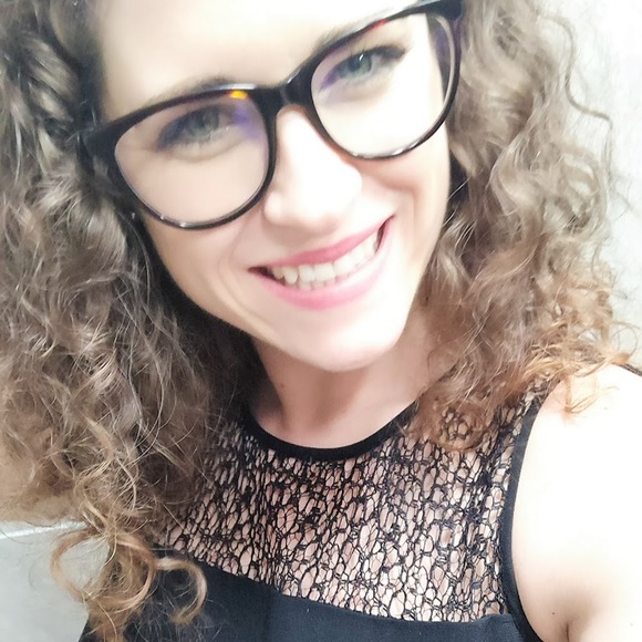 Profile Picture of Tiffany Gaidos (@tiffanygaidos) on Poshmark