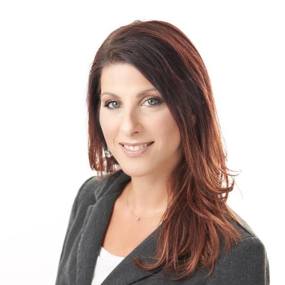 Profile Picture of Dana Farlese saracione (@dana129) on Poshmark