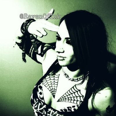 Profile Picture of Ava Reid (@RavenOfInk) on Twitter