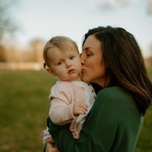 Profile Picture of Hannah Cairns (@hannah_cairns) on Poshmark