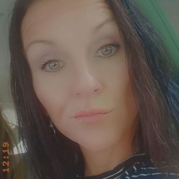 Profile Picture of Crystal Lackey (@crystallackey13) on Poshmark