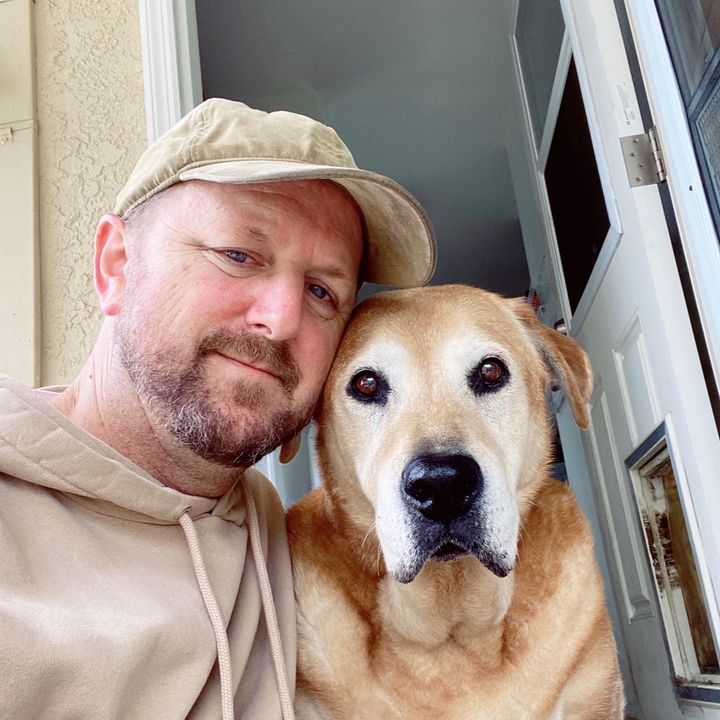 Profile Picture of Stephen 📚🐶 (@iamstephen21) on Tiktok