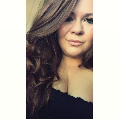 Profile Picture of Stephanie Pyke  ❤ (@StephanieIOW) on Twitter