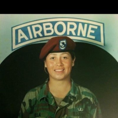 Profile Picture of Christina V Davidson (@stinavela) on Twitter