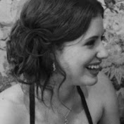 Profile Picture of Paige Talbot (@simpleismdesigns) on Youtube