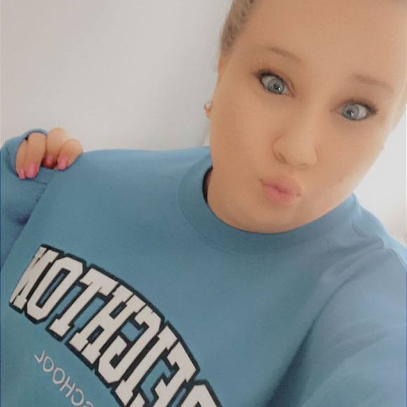 Profile Picture of Christy Hooley (@christyhooley) on Poshmark