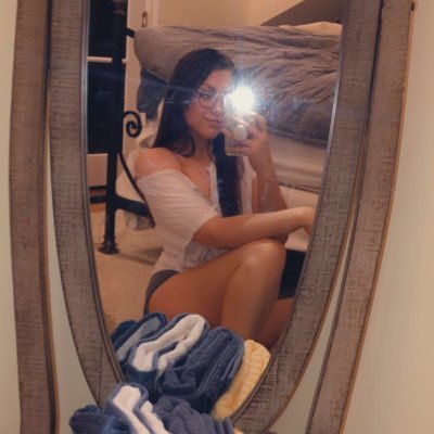 Profile Picture of Leah Ledbetter (@leahloo2031) on Twitter