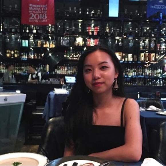 Profile Picture of Eva Huang (@evahuang957) on Poshmark