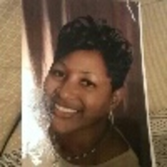 Profile Picture of Joenetta Dixon (@dixonj42) on Poshmark