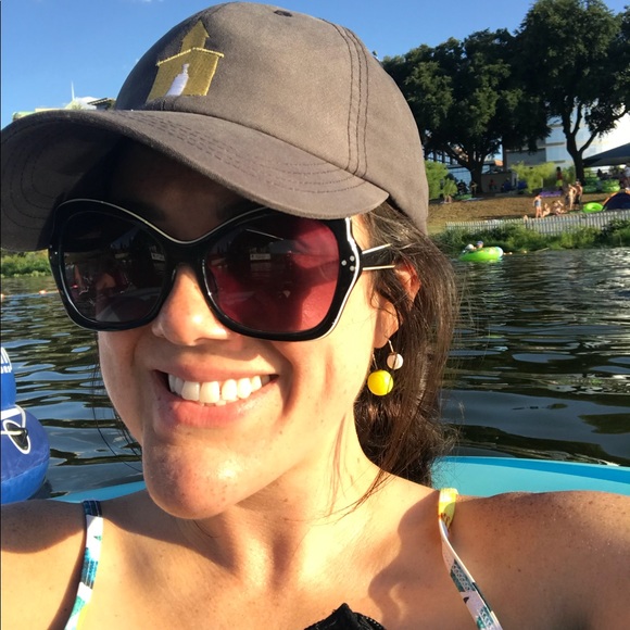 Profile Picture of Erica Klauber (@erica265) on Poshmark