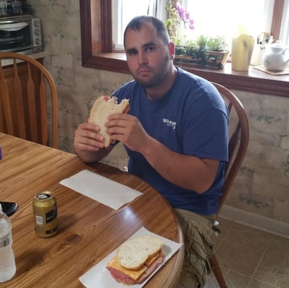 Profile Picture of Matthew Barton (@bartmattj) on Poshmark