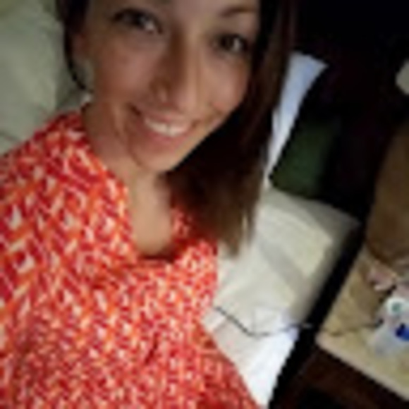 Profile Picture of Amanda Schenkel (@amandaschenkel) on Poshmark