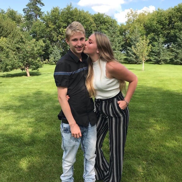 Profile Picture of Paige Riddle (@paige_marie211) on Poshmark
