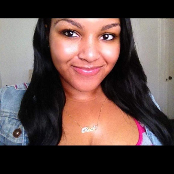 Profile Picture of Keah Comeaux (@keah_comeaux) on Poshmark
