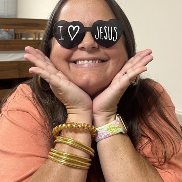 Sommer Carraway - Poshmark Profile Picture of Sommer Carraway (@saylormommy) on Poshmark