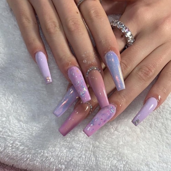 Profile Picture of Erica Fabian (@ericafab123) on Poshmark