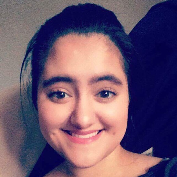 Profile Picture of Paulina Ontiveros (@paulina2299) on Poshmark