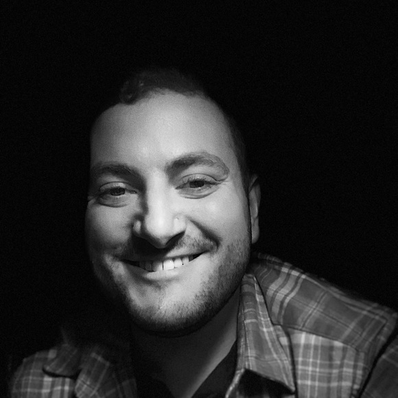 Profile Picture of Steven Webber (@ukulelesteven) on Poshmark