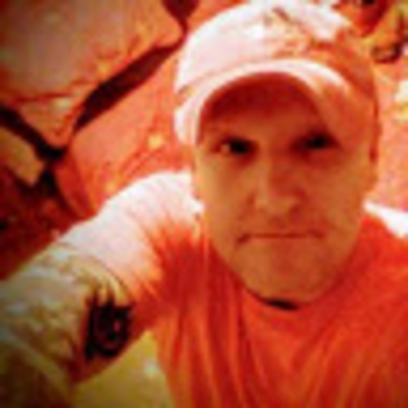 Profile Picture of Mitchell Battle (@mbattle142) on Poshmark