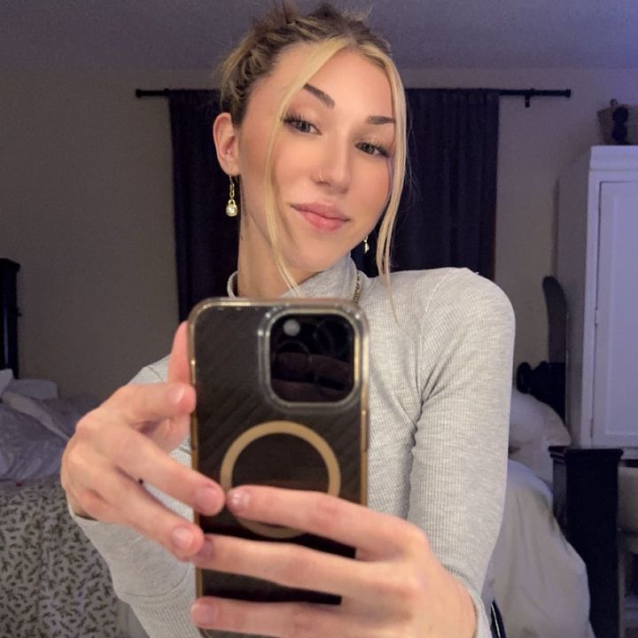 Profile Picture of Chelsea Beverson (@chelseabeverson) on Tiktok