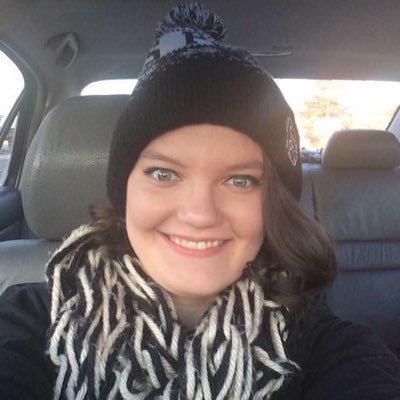 Profile Picture of Stephanie (@ArtooDeckU) on Twitter