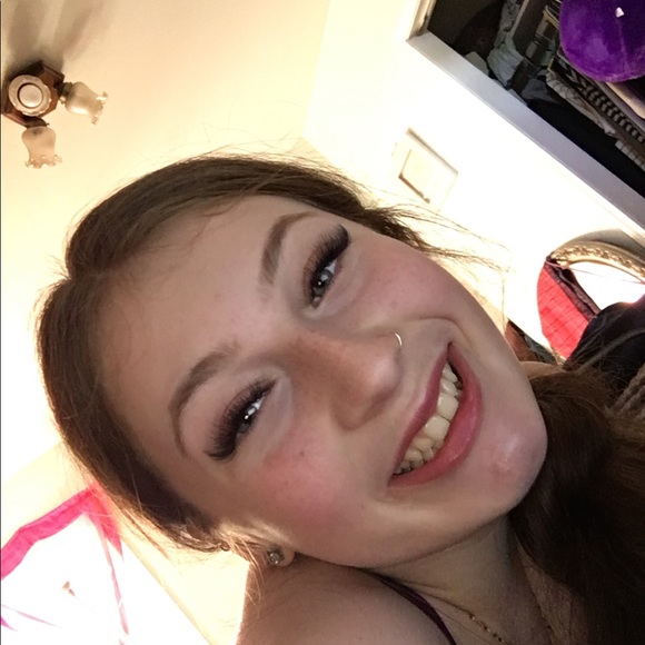 Profile Picture of Shaya Hauptman (@shaya36055) on Poshmark