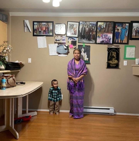 Profile Picture of Sing Sing (@singsingsia) on Poshmark