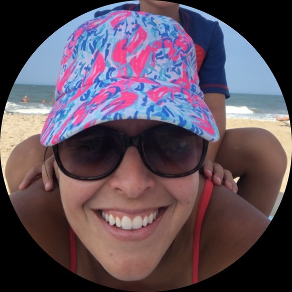 Profile Picture of Stephanie Hales (@svender0711) on Poshmark