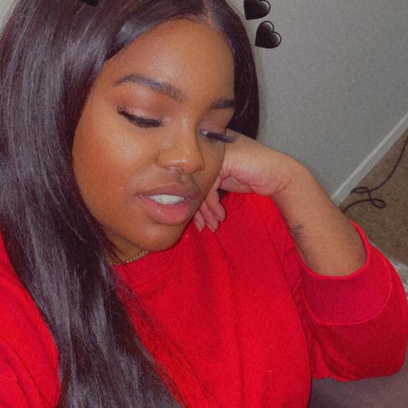 Profile Picture of Shabria Eley (@bbriia) on Poshmark