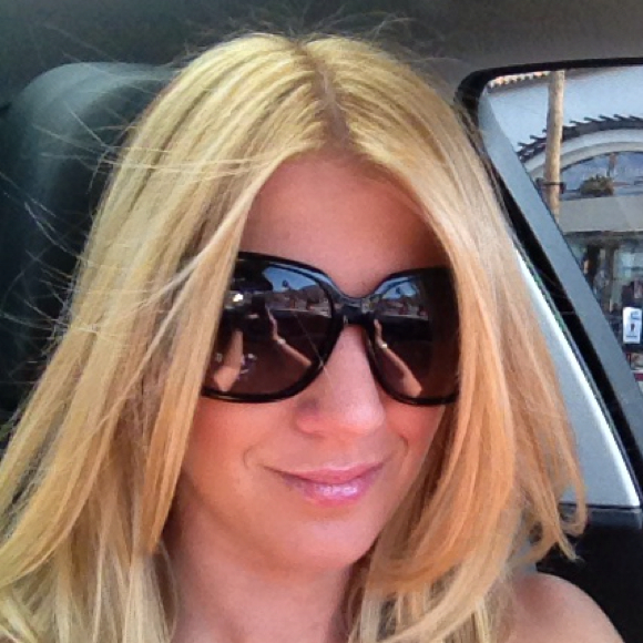 Profile Picture of Jamie Rae (@jamierae11) on Poshmark